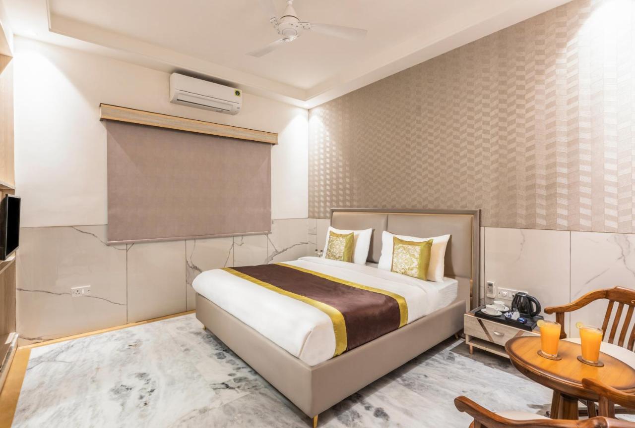 Hotel Star By Star Group- Near Delhi Airport ニューデリー エクステリア 写真