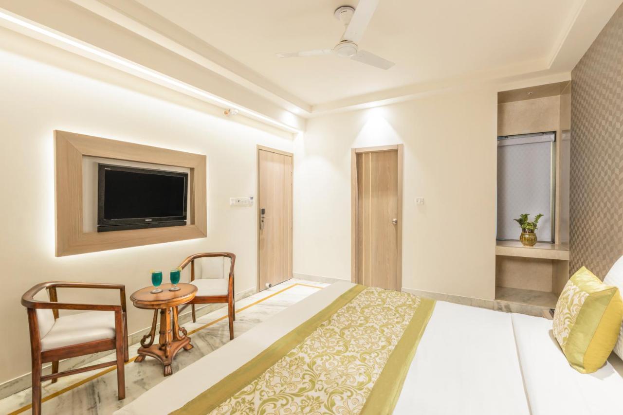 Hotel Star By Star Group- Near Delhi Airport ニューデリー エクステリア 写真