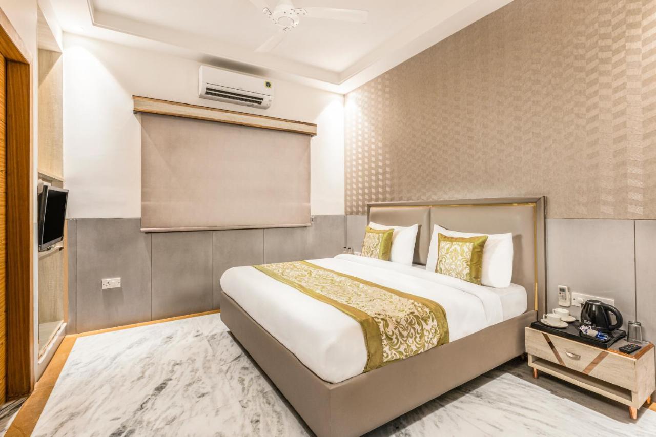 Hotel Star By Star Group- Near Delhi Airport ニューデリー エクステリア 写真