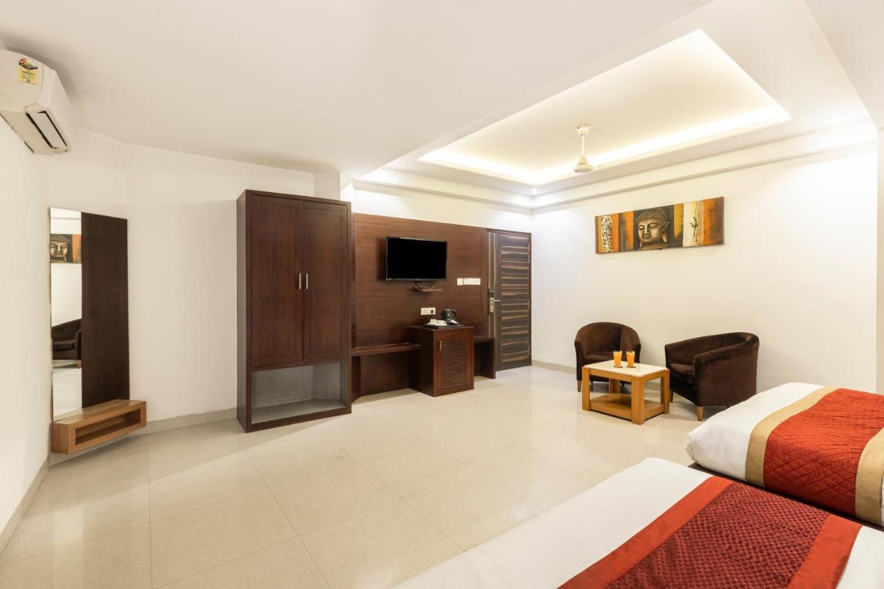 Hotel Star By Star Group- Near Delhi Airport ニューデリー エクステリア 写真