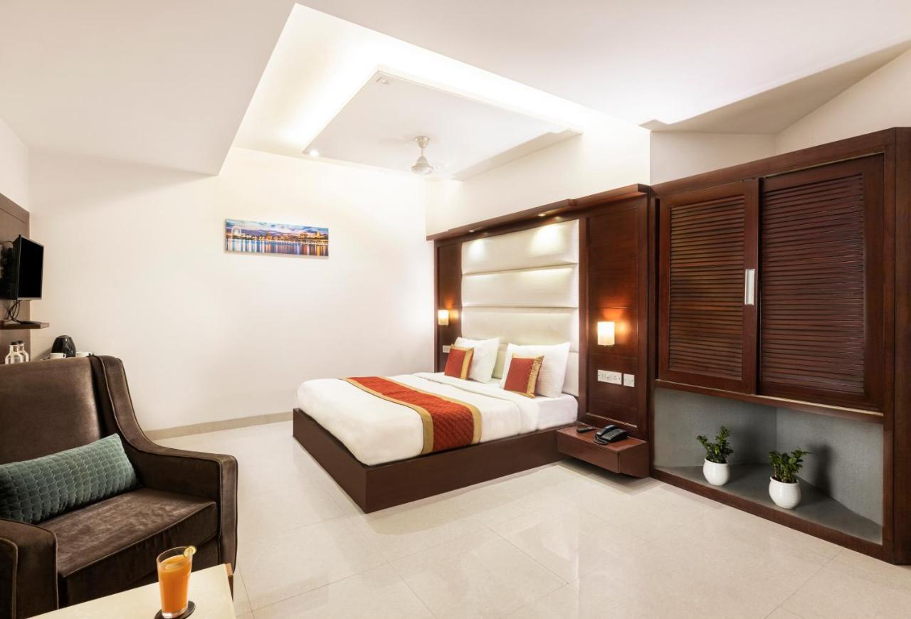 Hotel Star By Star Group- Near Delhi Airport ニューデリー エクステリア 写真