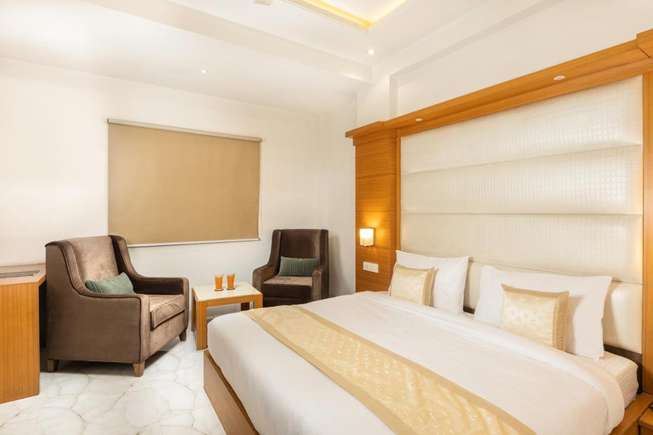 Hotel Star By Star Group- Near Delhi Airport ニューデリー エクステリア 写真