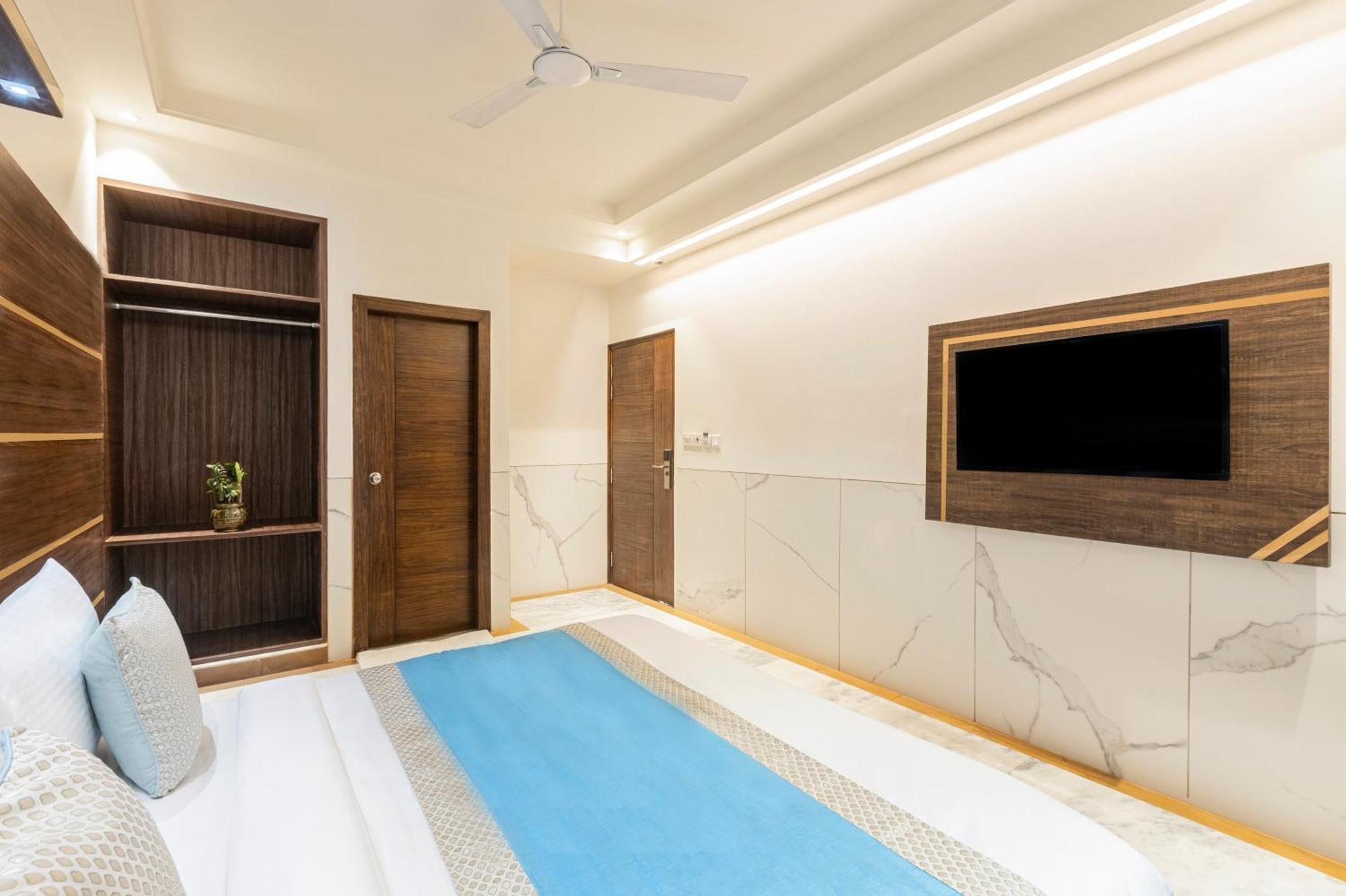 Hotel Star By Star Group- Near Delhi Airport ニューデリー エクステリア 写真