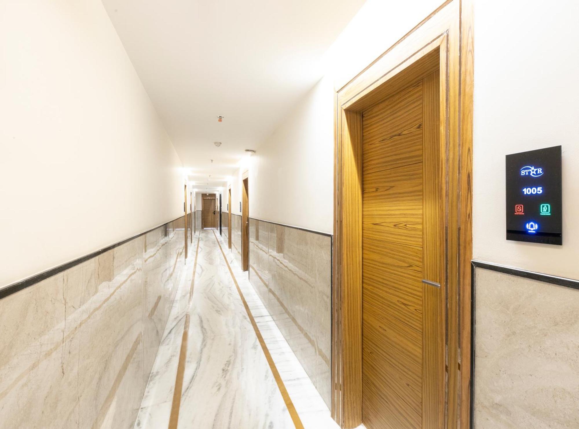Hotel Star By Star Group- Near Delhi Airport ニューデリー エクステリア 写真