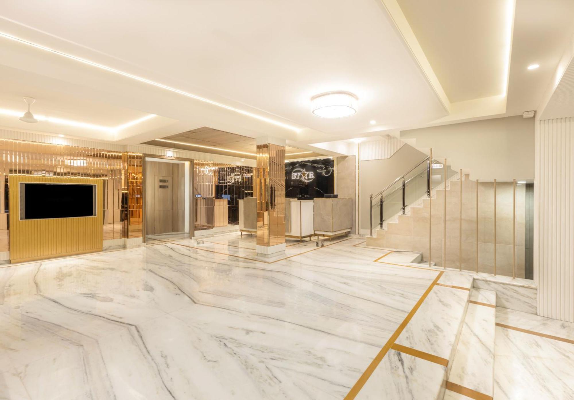 Hotel Star By Star Group- Near Delhi Airport ニューデリー エクステリア 写真