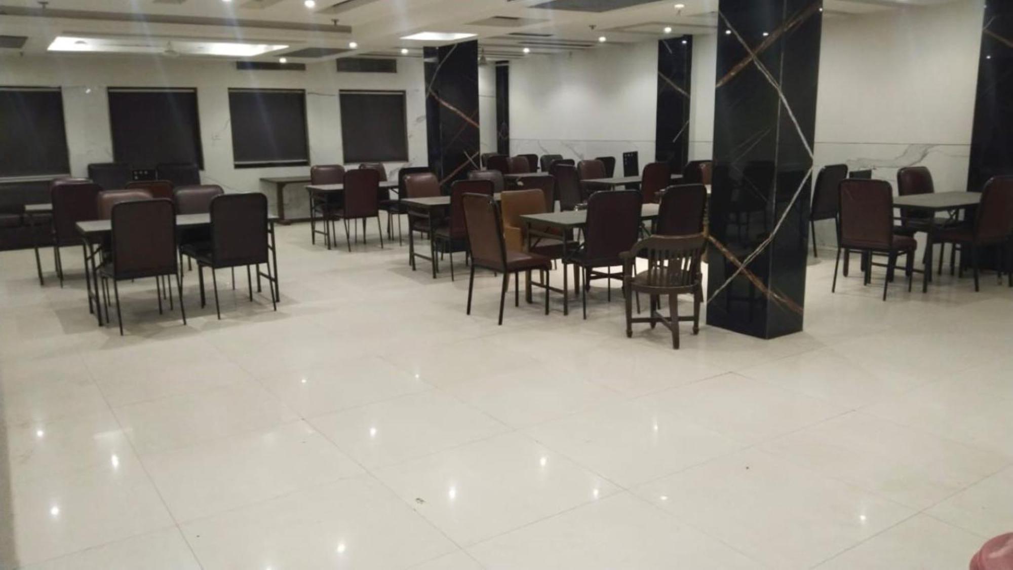 Hotel Star By Star Group- Near Delhi Airport ニューデリー エクステリア 写真