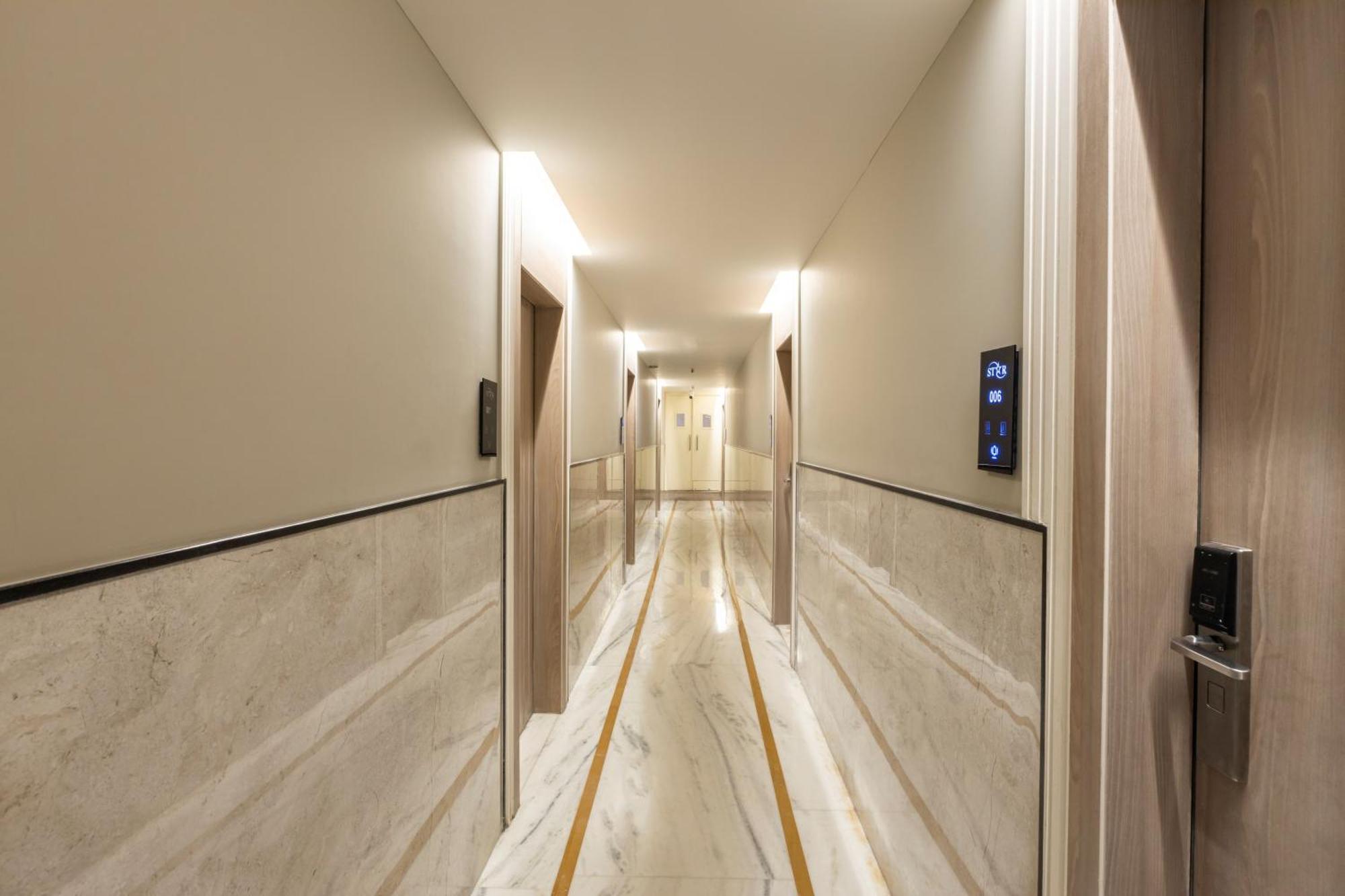 Hotel Star By Star Group- Near Delhi Airport ニューデリー エクステリア 写真