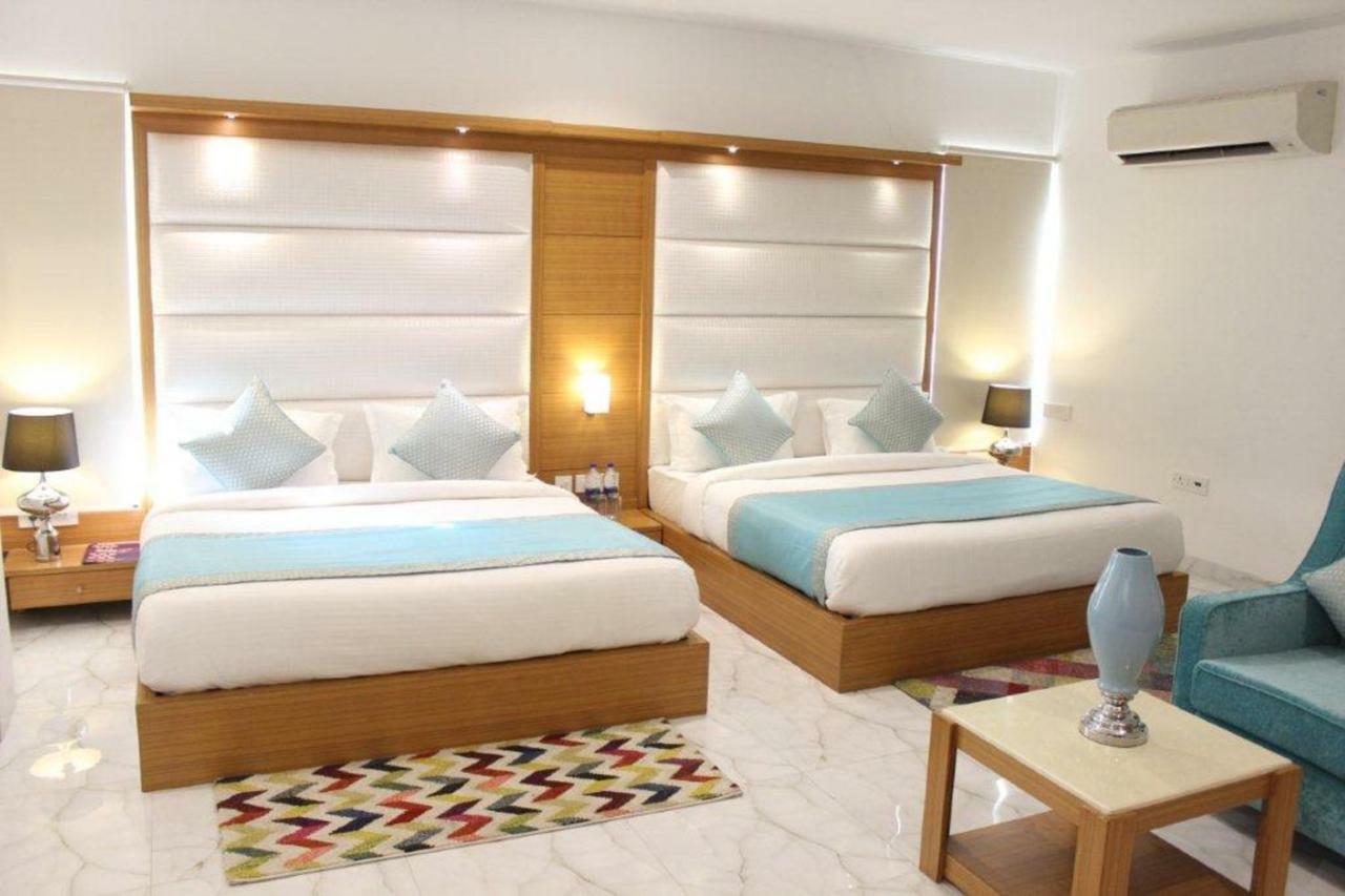 Hotel Star By Star Group- Near Delhi Airport ニューデリー エクステリア 写真