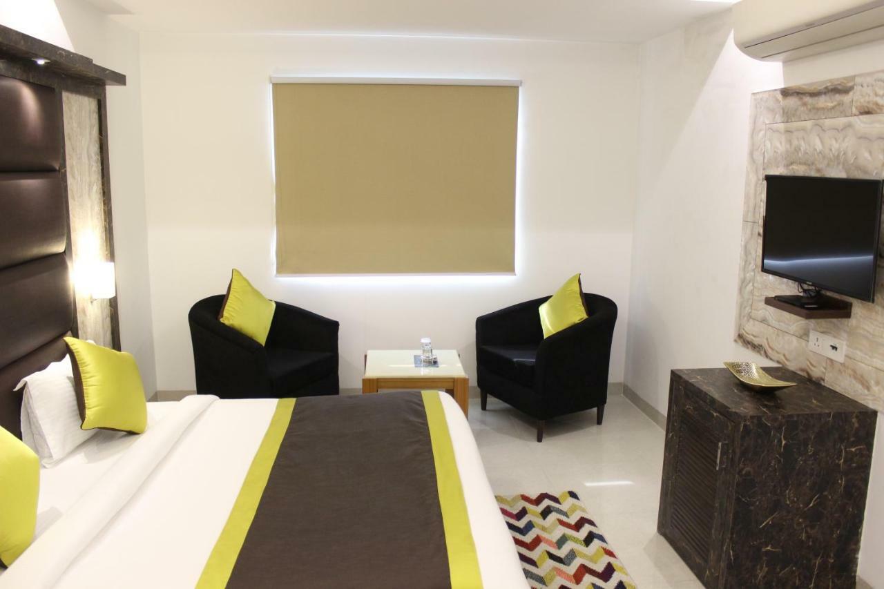 Hotel Star By Star Group- Near Delhi Airport ニューデリー エクステリア 写真