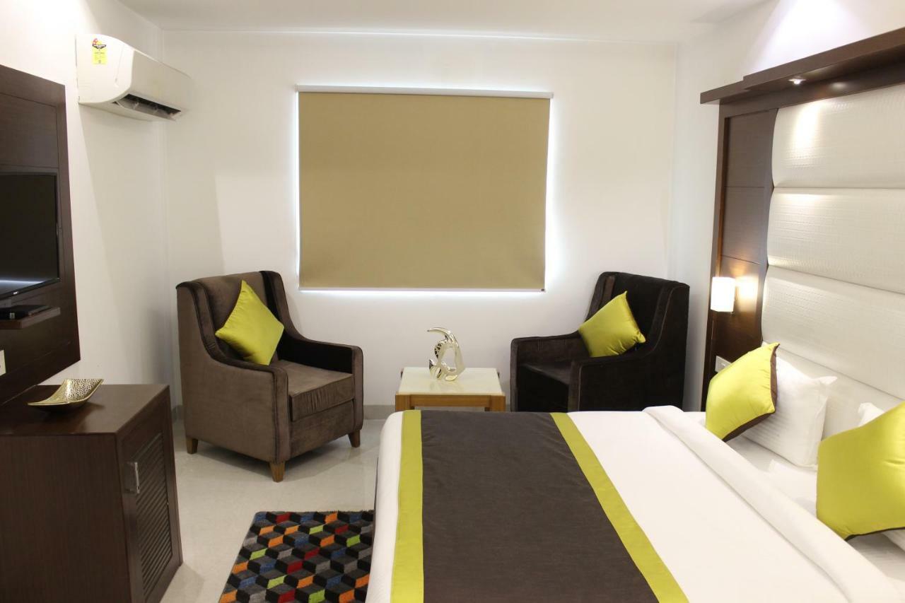 Hotel Star By Star Group- Near Delhi Airport ニューデリー エクステリア 写真